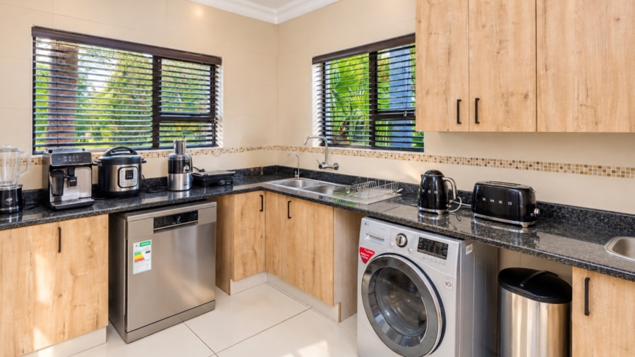 3 Bedroom Property for Sale in WestLake Country Safari Estate North West